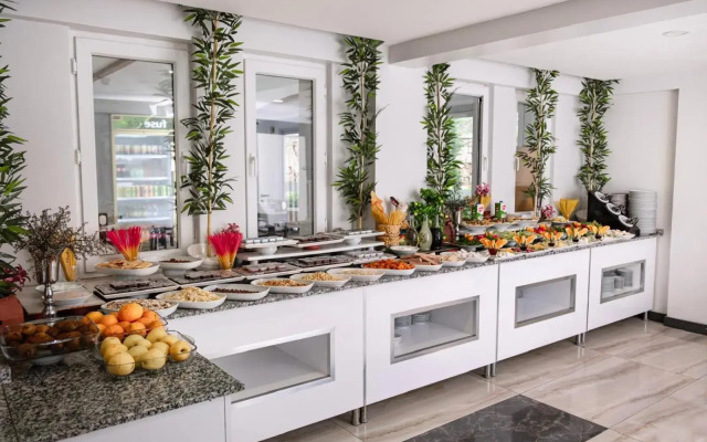 Ladik Hotel