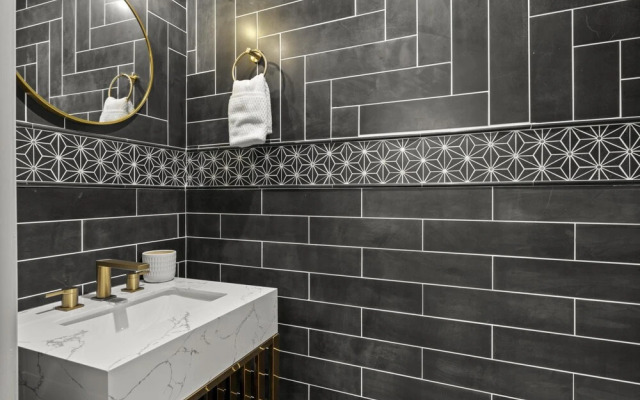 Valley View Chic Home w Backyard Oasis