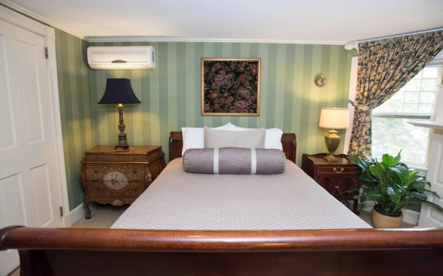 Ivy Lodge Bed & Breakfast