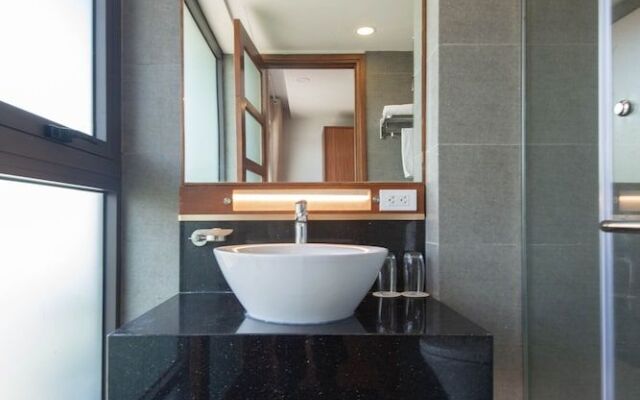 22Housing Moon Westlake Apartment