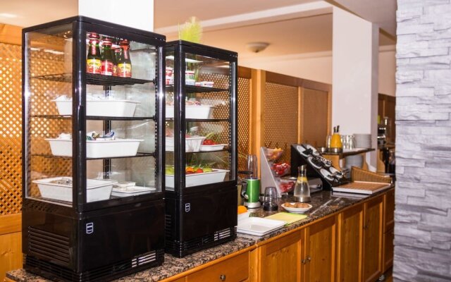 Alter Wirt Putzbrunn Hotel & Pension