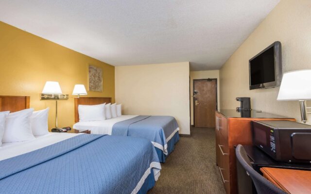Days Inn by Wyndham Greenfield