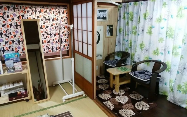 Guest House Lounge Taki
