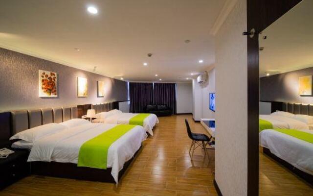 Jinchi Business Hotel