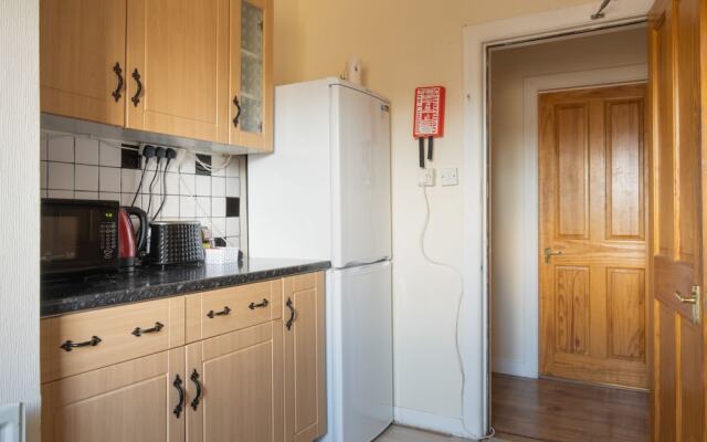 Novelty Suites - Roslin Street