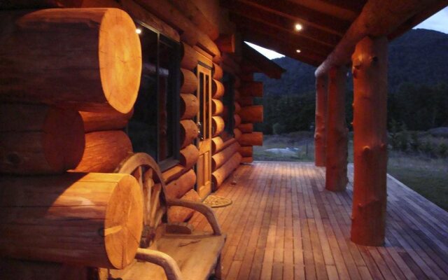 The Hollows Luxury Log Cabin