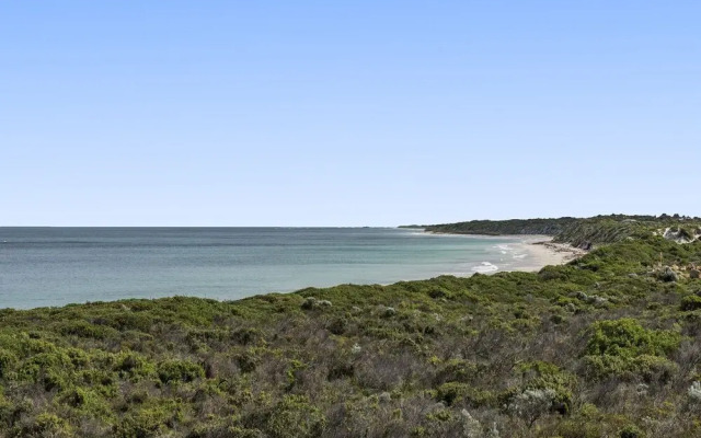 Ledge Point Village - Villa 16 - Beachfront Ocean Views