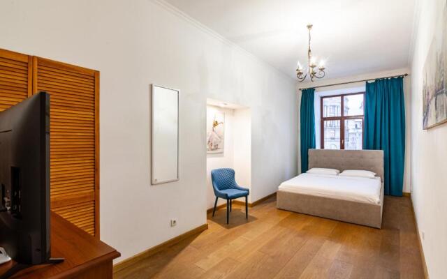 Romari площа Міцкевича