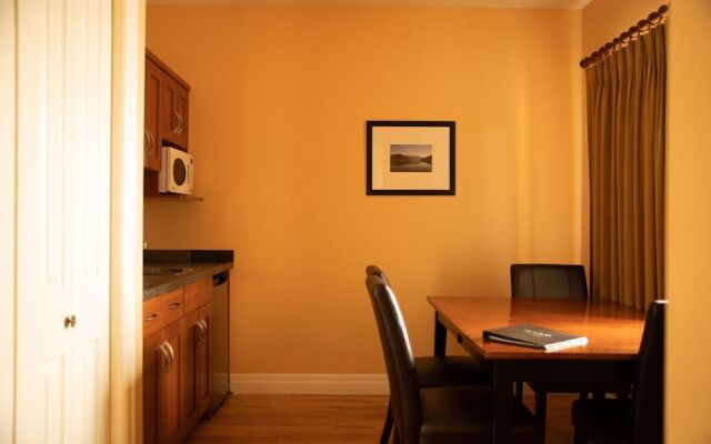 Halcyon Hot Springs Resort