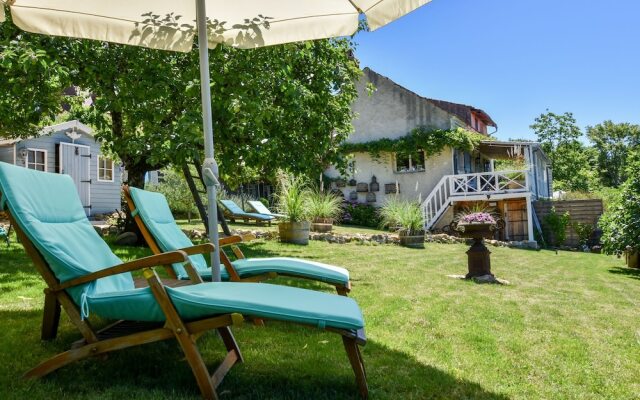 Renovated house with private swimming pool, close to Villefranche-du-Périgord.