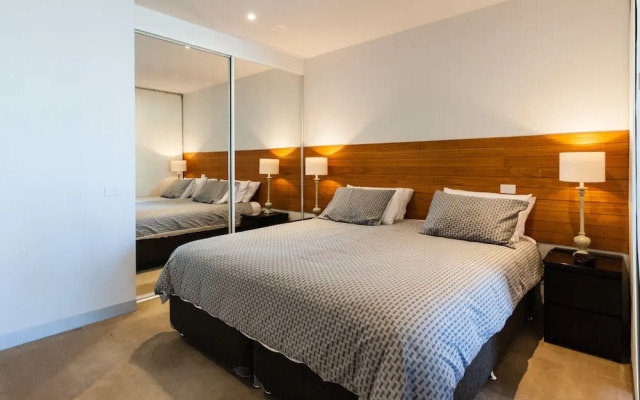 MILES, 1BDR Melbourne Apartment