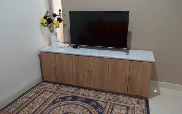 The Cabin Apartment Unit 9B07
