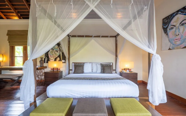 Cliffront Tropical Villa Cantik