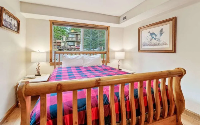 Mallard Landing Lakefront