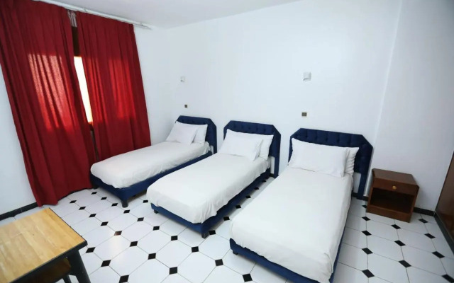 Raiss Hotel