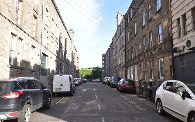 First - Caledonian House Apartment