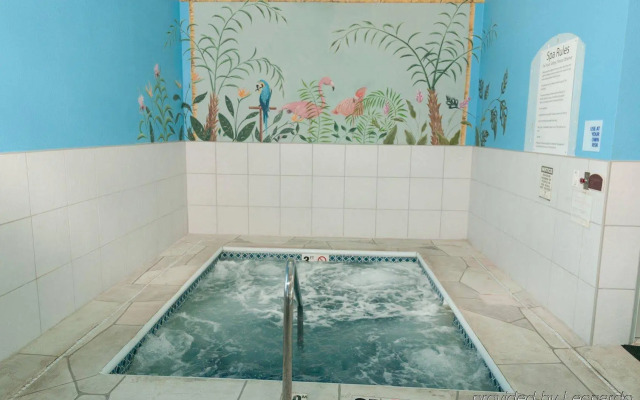 Holiday Inn Express & Suites Bloomington - Normal by IHG