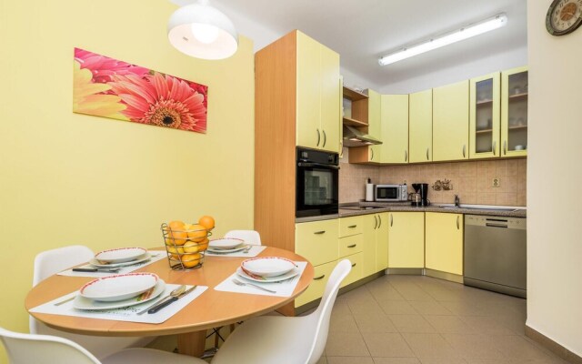 Stunning Apartment in Opatija With Wifi and 2 Bedrooms