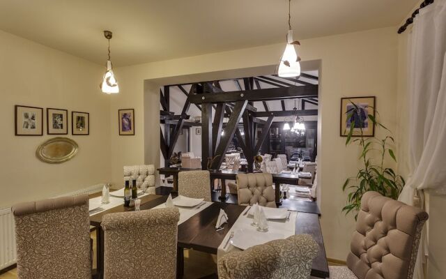 Casa din Bran- Inn Center