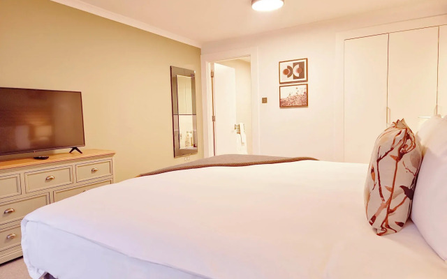 Monarch House Serviced Apartments