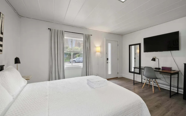 Chic City Retreat 97 Sleeps 2!