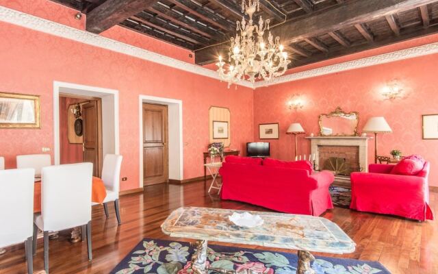 RSH Spanish Steps Luxury Apartment