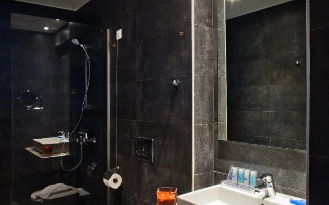 Parasol Luxury Hotel & Suites