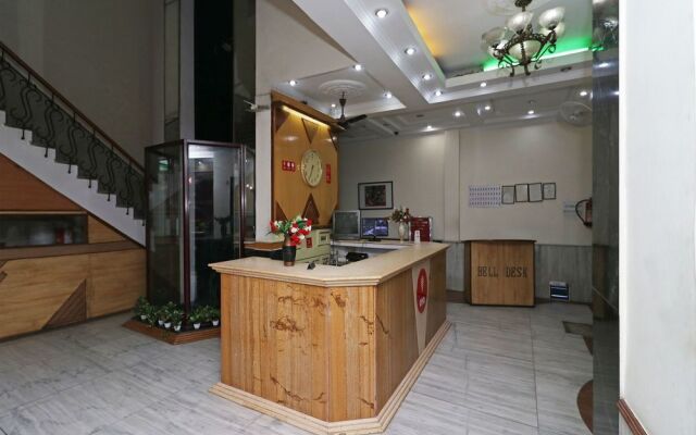 OYO 12419 Hotel Silver Shine
