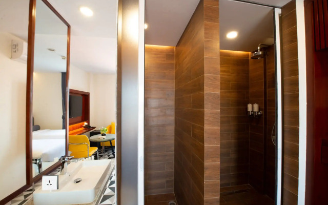 The Twizt Lifestyle Hostel & Hotel