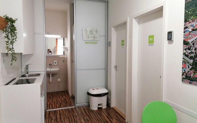 Cube Central Rooms for 2 - Hostel