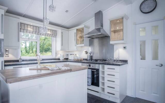 1 Manor Lodge - 3 Bedroom Lodge - Pendine