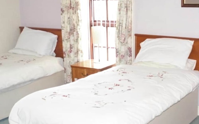Holland Arms Hotel