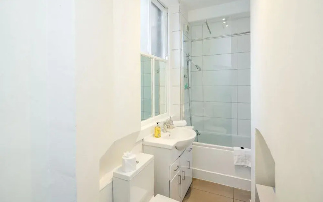 Central London 3-Bed Apartment near Oxford Street
