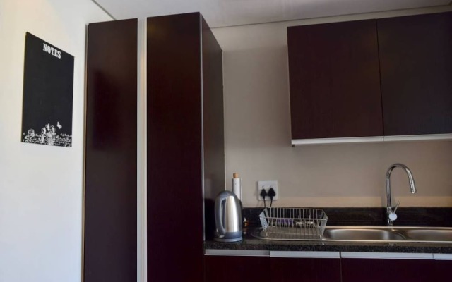 Relaxing 2 Bedroom Rockwell Apartment Suite