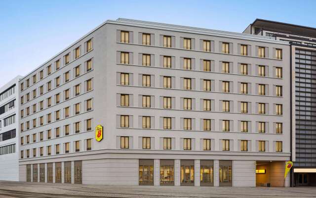 Super 8 by Wyndham Chemnitz