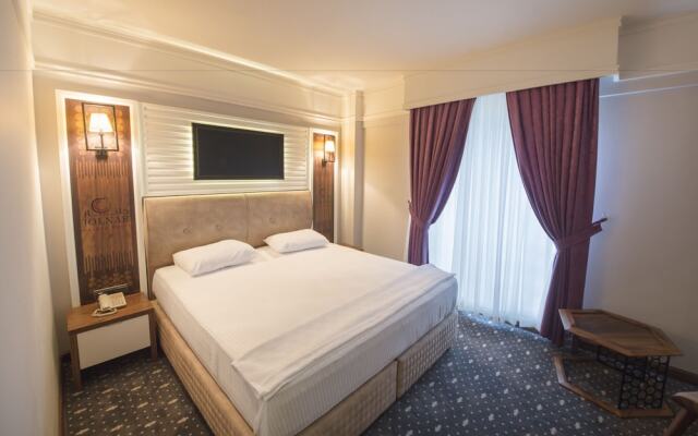 Jolnar Garden Hotel