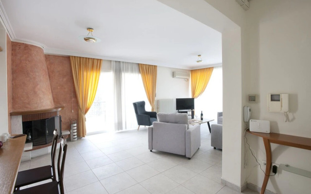 Ano Glyfada- A Big Comfortable Apartment