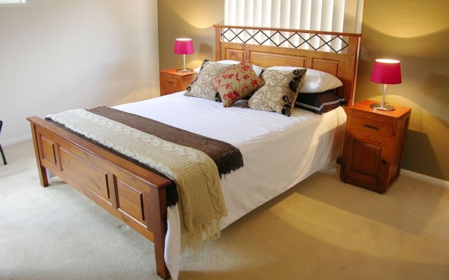 Apple Tree Cottage & Studio – Guest Rooms – Montville
