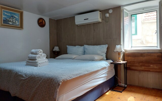 Cozy En-suite Rm on Dumanica
