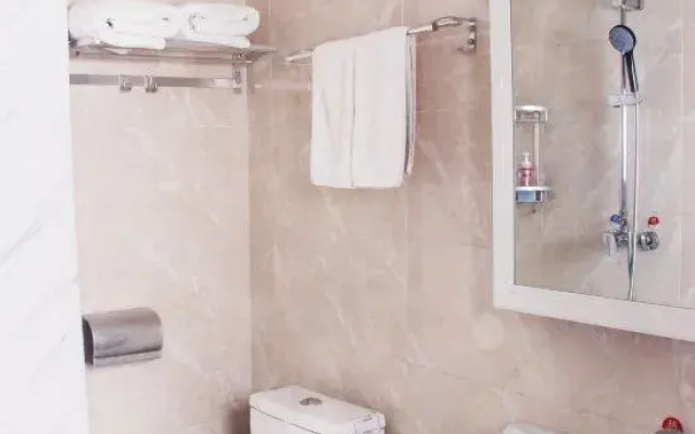 Kelining Chain Hotel(Luozhuang Baoli Wealth Plaza Store)