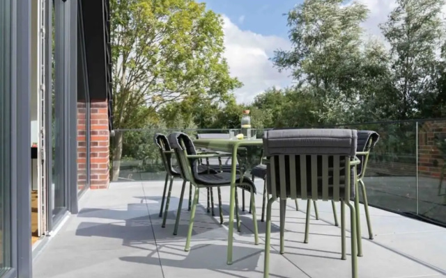 Harlepadd 3b Modern Retreat