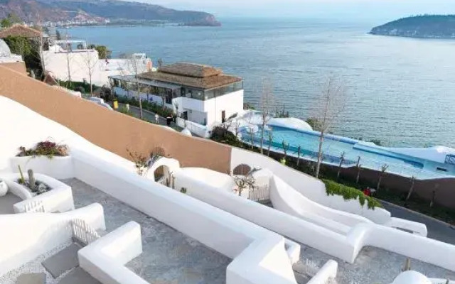 Sound on the Clouds Hotel Santorini, Dali