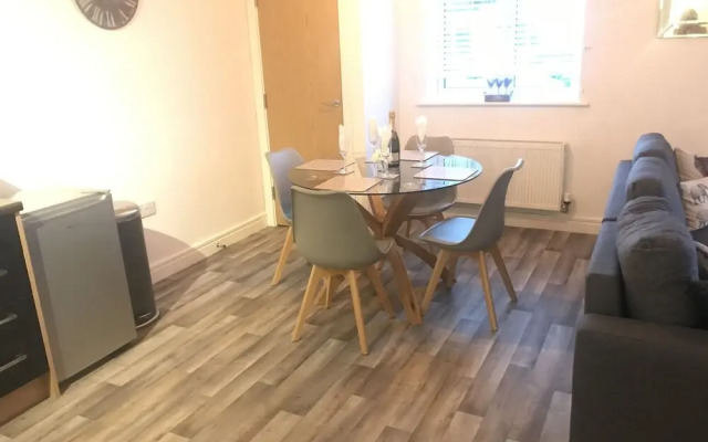 Stunning 2-bed Apartment in Newton Abbot