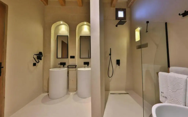 Simurg Cave House