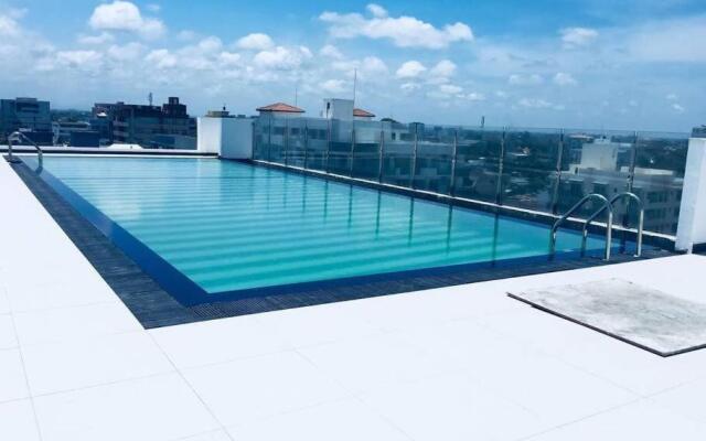 Modern luxury Condo,3 bedroom and 3 bathrooms