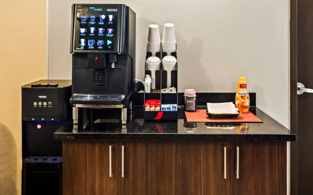 Best Western Plus Pitt Meadows Inn & Suites