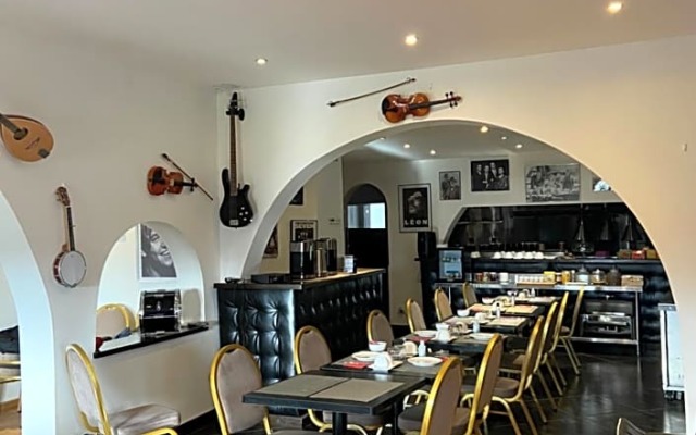 Le Moulin