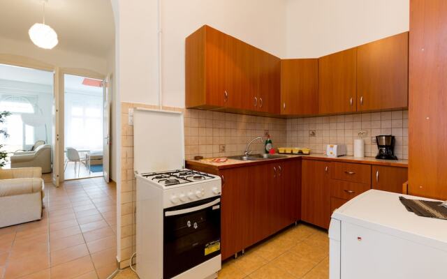Budapest Apart-NAM-Queen Room
