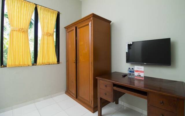 RedDoorz @ Pulo Gebang