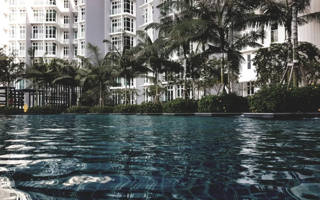 Holi 1Medini Suites